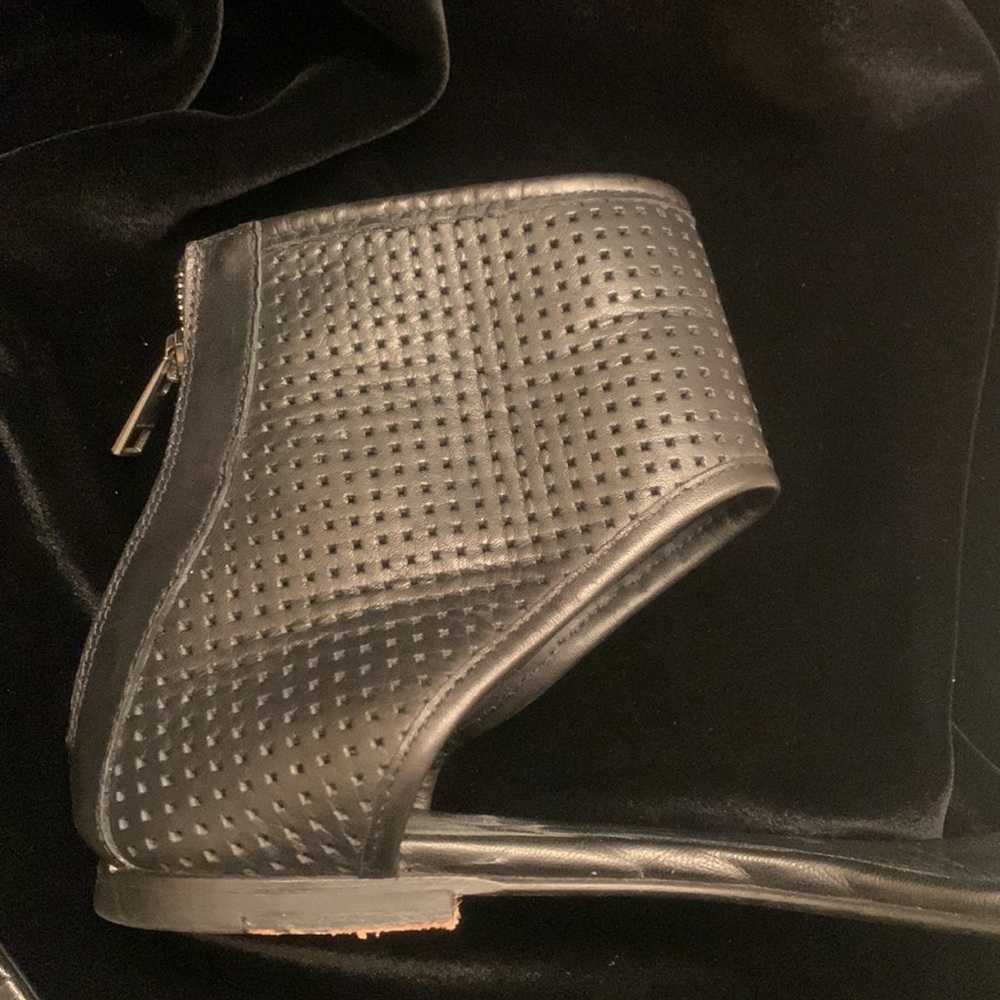 All Saints size 41 black leather back zip sandals - Picture 5 of 6